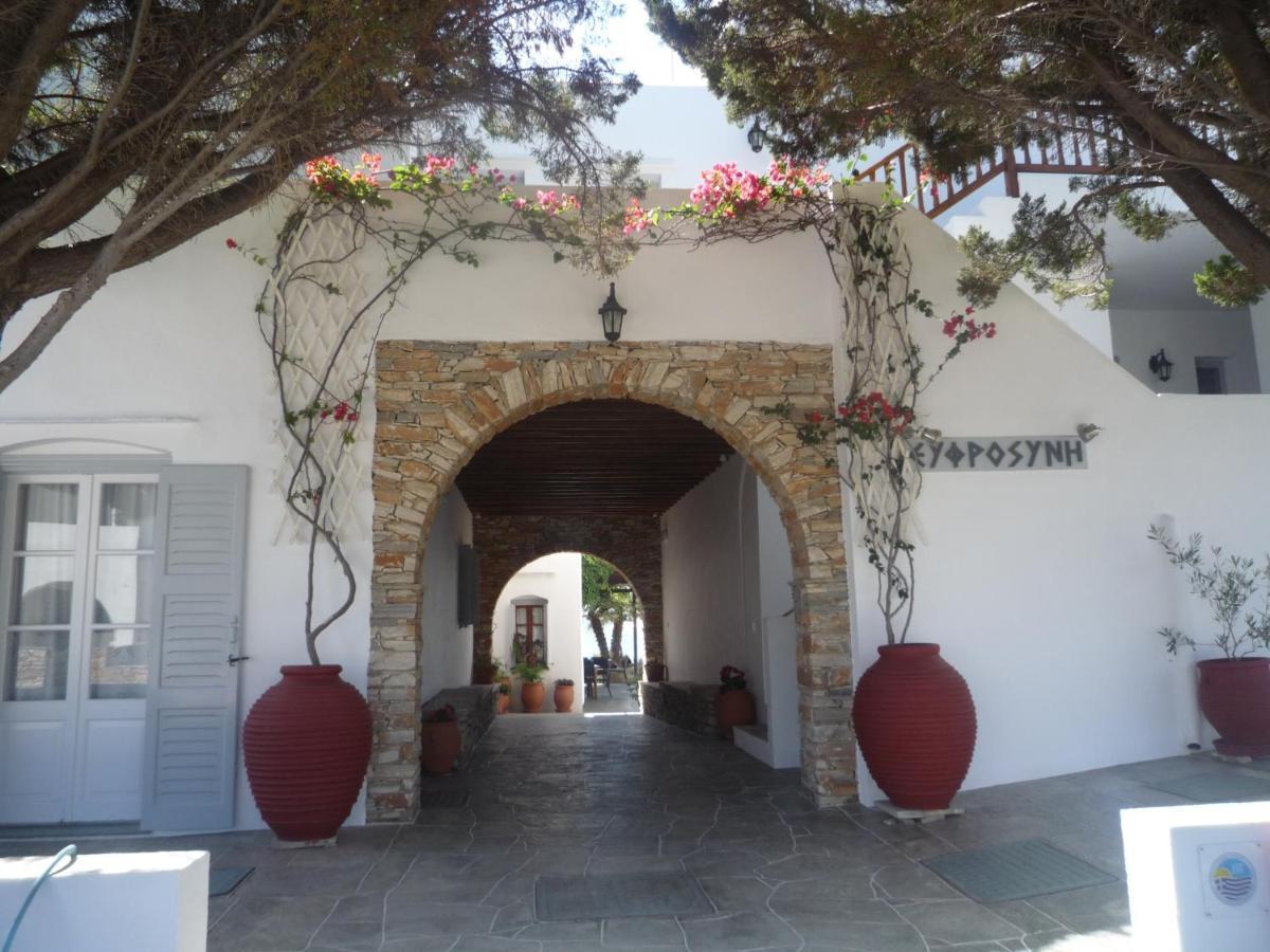 Hotel Efrosini Platis Gialos  Екстериор снимка