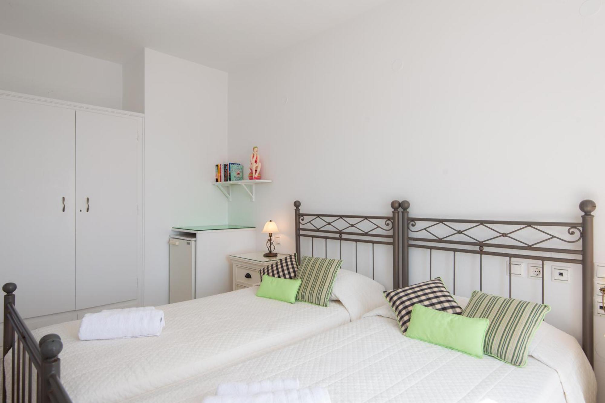 Hotel Efrosini Platis Gialos  Екстериор снимка