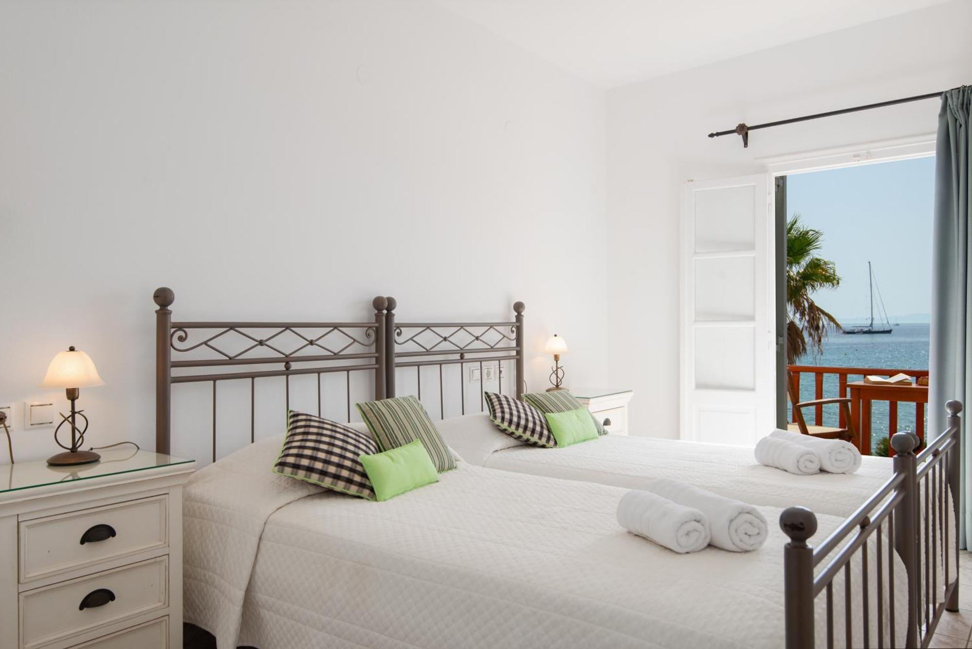 Hotel Efrosini Platis Gialos  Екстериор снимка